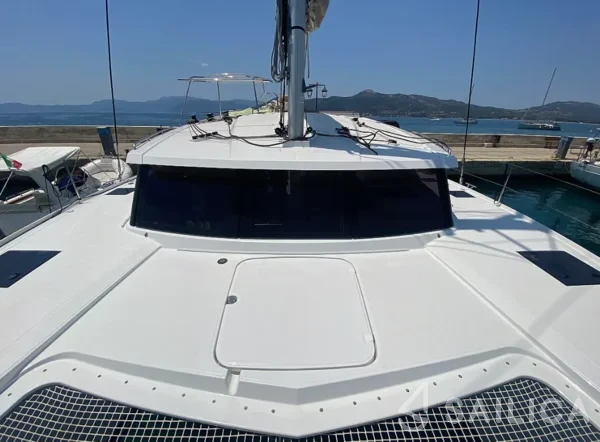 Isla 40 - Yacht Charter Sailica