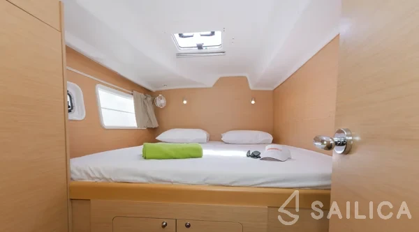 Lagoon 380 S2 - Yacht Charter Sailica