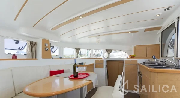 Lagoon 380 S2 - Yacht Charter Sailica