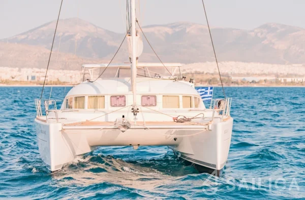 Lagoon 380 S2 - Yacht Charter Sailica