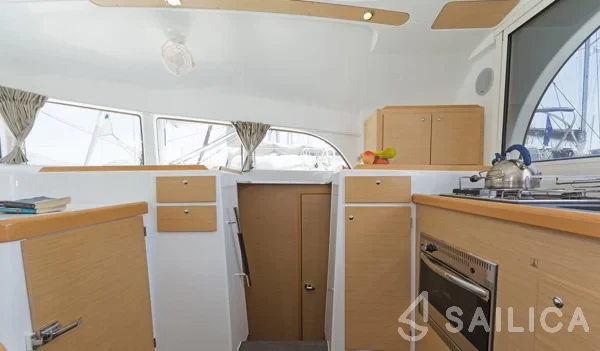 Lagoon 380 S2 - Yacht Charter Sailica