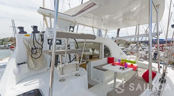 Lagoon 380 S2 - Yacht Charter Sailica