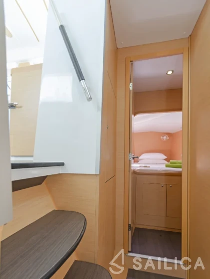 Lagoon 380 S2 - Yacht Charter Sailica