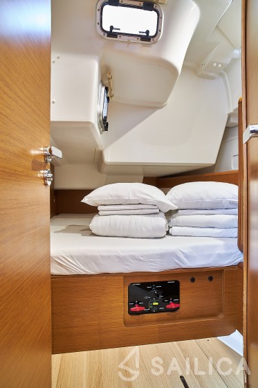 Sun Odyssey 519 - Yacht Charter Sailica