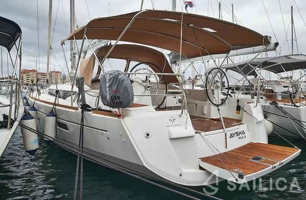 Sun Odyssey 519 - Yacht Charter Sailica