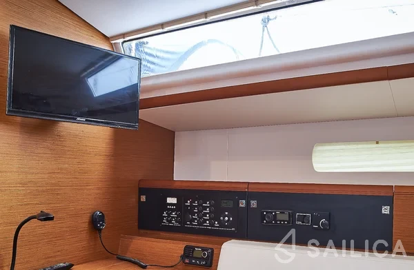 Sun Odyssey 519 - Yacht Charter Sailica