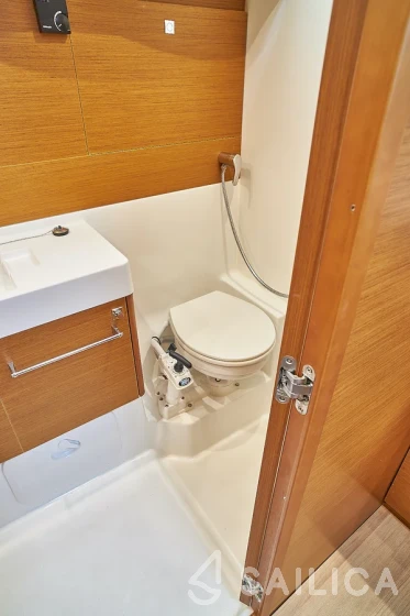 Sun Odyssey 519 - Yacht Charter Sailica