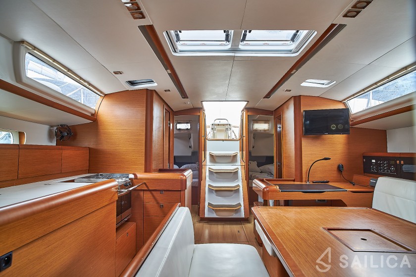 Sun Odyssey 519 - Yacht Charter Sailica