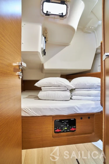 Sun Odyssey 519 - Yacht Charter Sailica