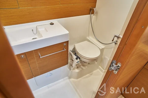 Sun Odyssey 519 - Yacht Charter Sailica