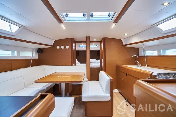 Sun Odyssey 519 - Yacht Charter Sailica