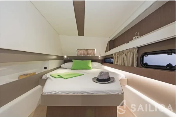 Bali 4.1 - Yacht Charter Sailica