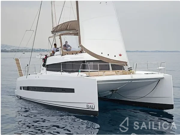 Bali 4.1 - Yacht Charter Sailica