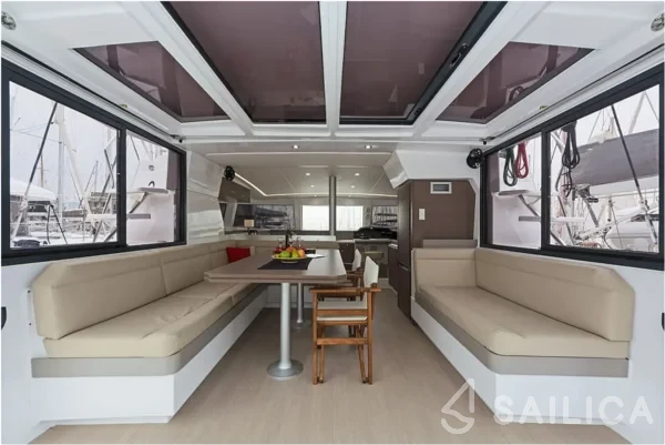 Bali 4.1 - Yacht Charter Sailica