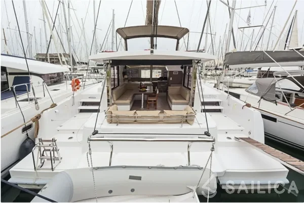 Bali 4.1 - Yacht Charter Sailica