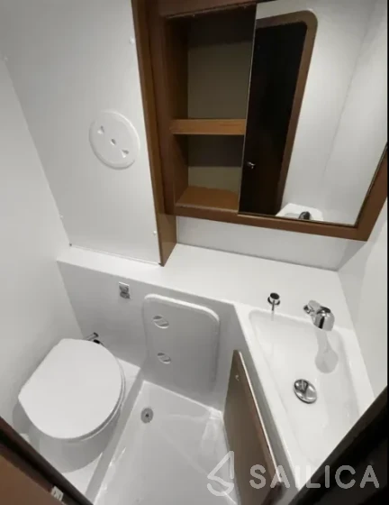 Lagoon 42 - Yacht Charter Sailica