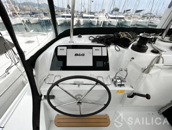 Lagoon 42 - Yacht Charter Sailica