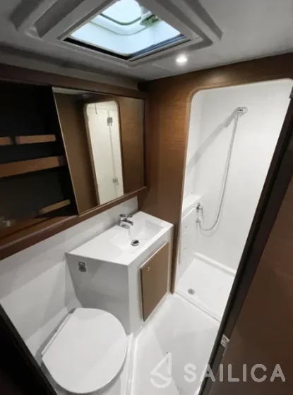 Lagoon 42 - Yacht Charter Sailica