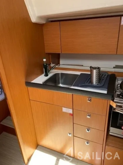 Bavaria C42 - Yacht Charter Sailica