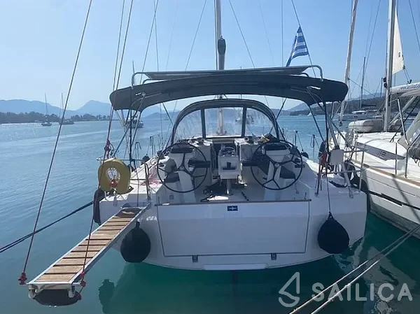 Bavaria C42 - Yacht Charter Sailica