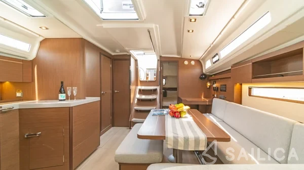 Oceanis 40.1 - Yacht Charter Sailica