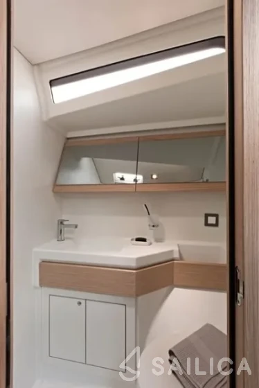 Oceanis 46.1 - Yacht Charter Sailica