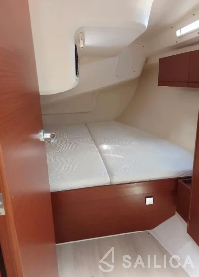 Hanse 418 - Yacht Charter Sailica