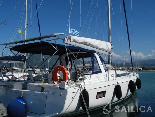 Oceanis 51.1 - Yacht Charter Sailica