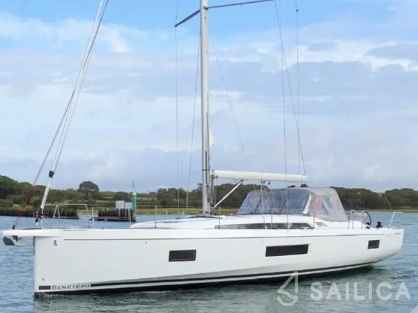 Oceanis 51.1 - Yacht Charter Sailica