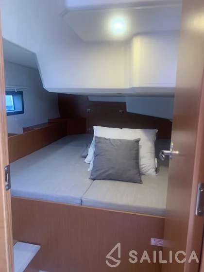 Bavaria C42 - Yacht Charter Sailica