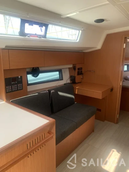 Bavaria C42 - Yacht Charter Sailica