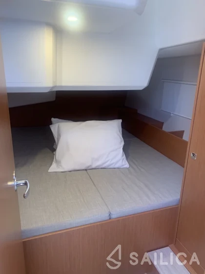 Bavaria C42 - Yacht Charter Sailica