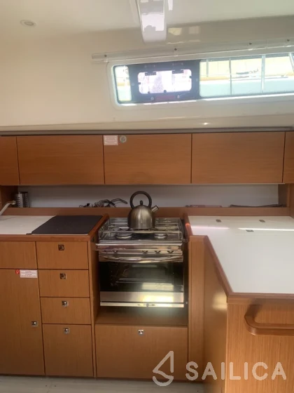 Bavaria C42 - Yacht Charter Sailica