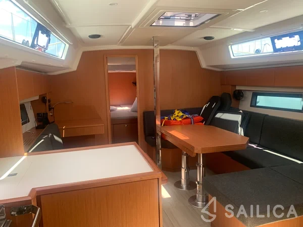 Bavaria C42 - Yacht Charter Sailica