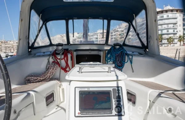 Oceanis 50 - Yacht Charter Sailica