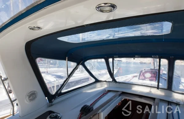 Oceanis 50 - Yacht Charter Sailica