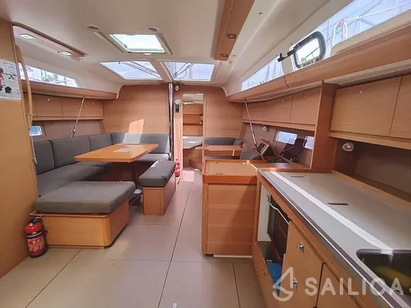 Dufour 410 GL - Yacht Charter Sailica