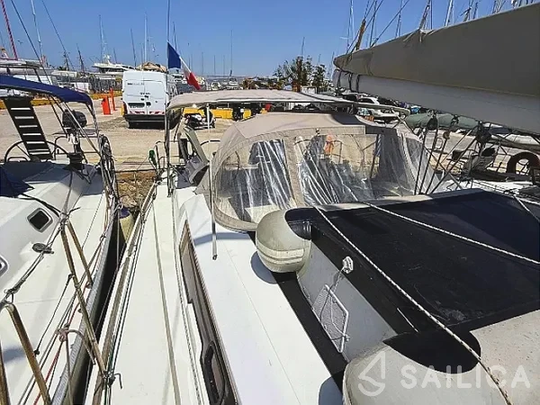 Dufour 410 GL - Yacht Charter Sailica