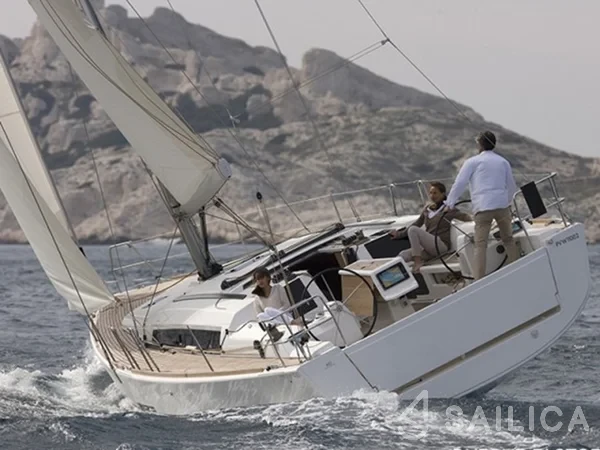 Dufour 412 GL - Yacht Charter Sailica