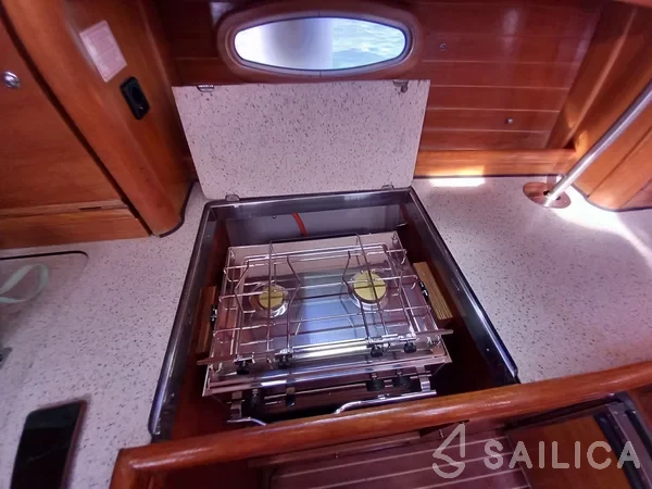 Bavaria 42 Cruiser - Yacht Charter Sailica