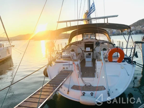 Bavaria 42 Cruiser - Yacht Charter Sailica
