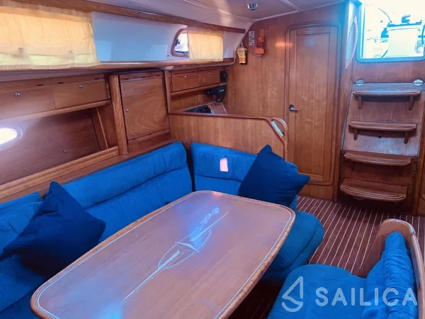 Bavaria 42 Cruiser - Yacht Charter Sailica