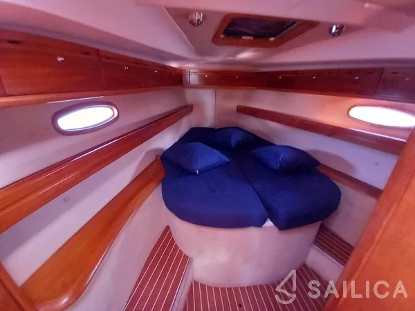 Bavaria 42 Cruiser - Yacht Charter Sailica