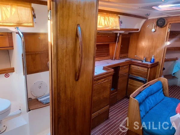 Bavaria 42 Cruiser - Yacht Charter Sailica
