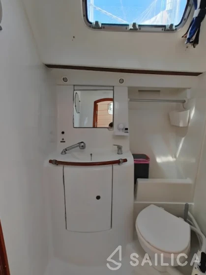 Oceanis 393 Clipper - Yacht Charter Sailica