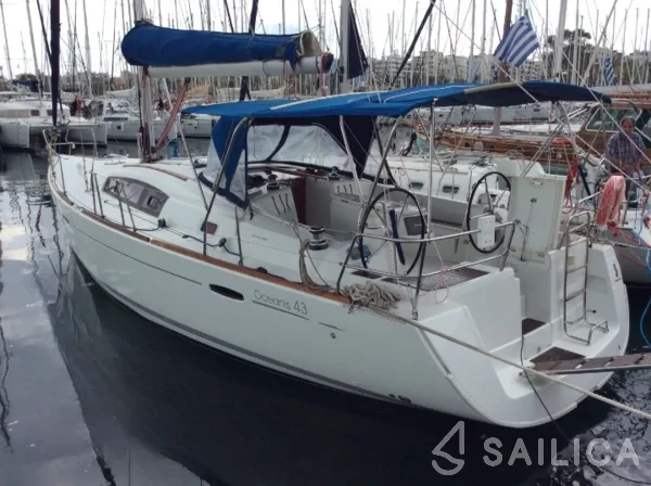 Oceanis 43 - Yacht Charter Sailica