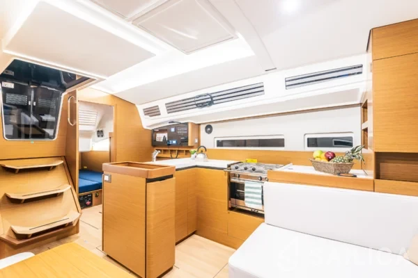 Sun Odyssey 410 - Yacht Charter Sailica