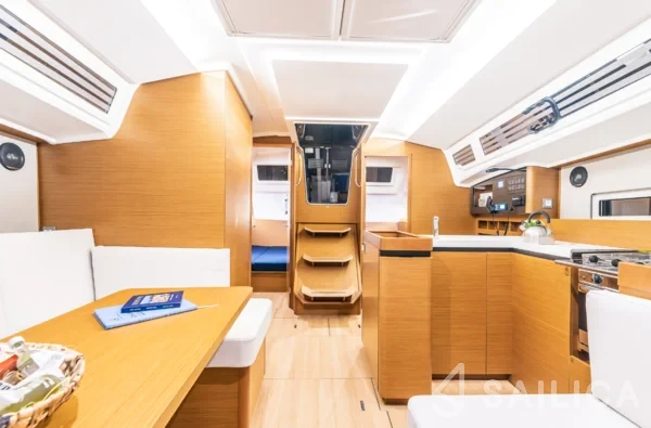 Sun Odyssey 410 - Yacht Charter Sailica