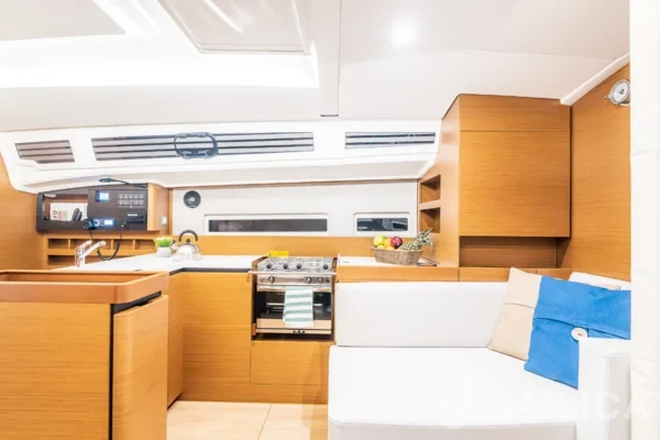 Sun Odyssey 410 - Yacht Charter Sailica