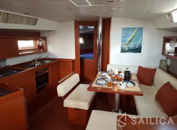 Oceanis 45 - Yacht Charter Sailica